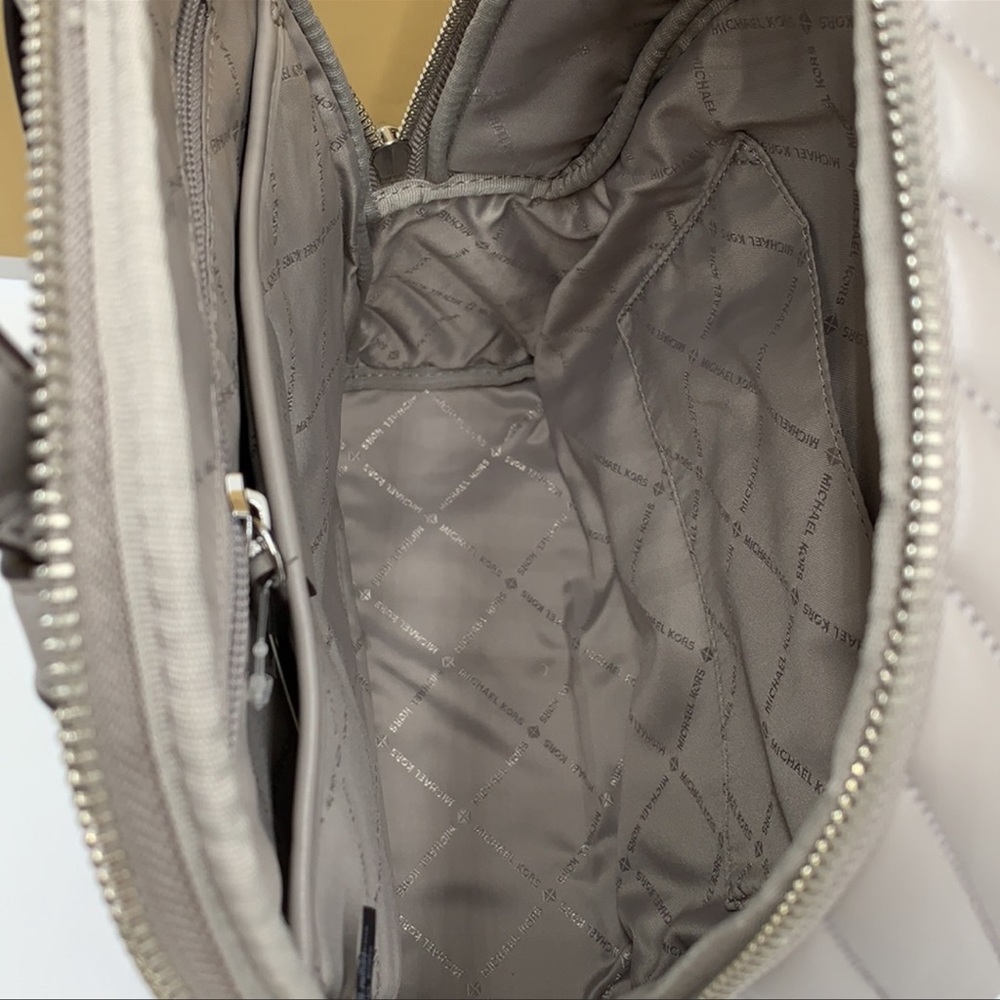 MICHAEL KORS ERIN MEDIUM BACKPACK PEARL GREY - Picture 16 of 16